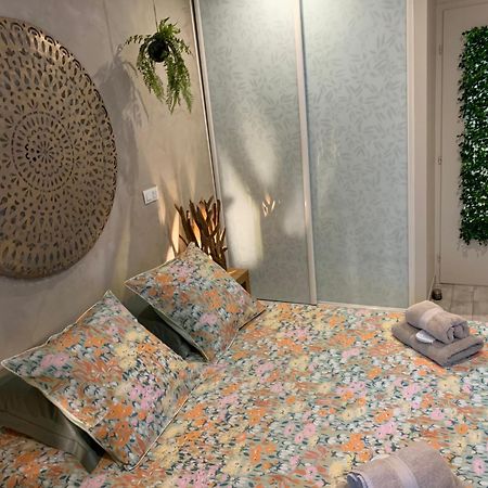 Le Paon Bleu Annecy Poisy Bed & Breakfast ภายนอก รูปภาพ