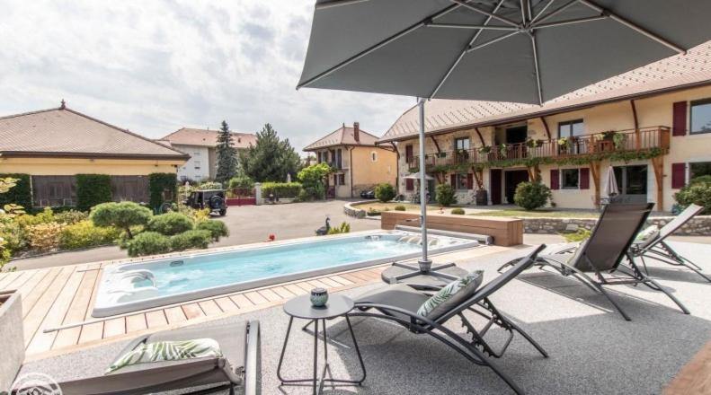 Le Paon Bleu Annecy Poisy Bed & Breakfast ภายนอก รูปภาพ