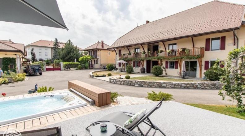 Le Paon Bleu Annecy Poisy Bed & Breakfast ภายนอก รูปภาพ
