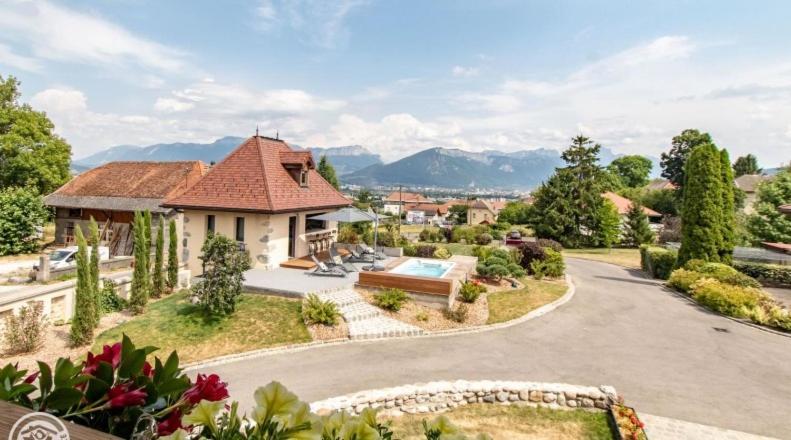Le Paon Bleu Annecy Poisy Bed & Breakfast ภายนอก รูปภาพ