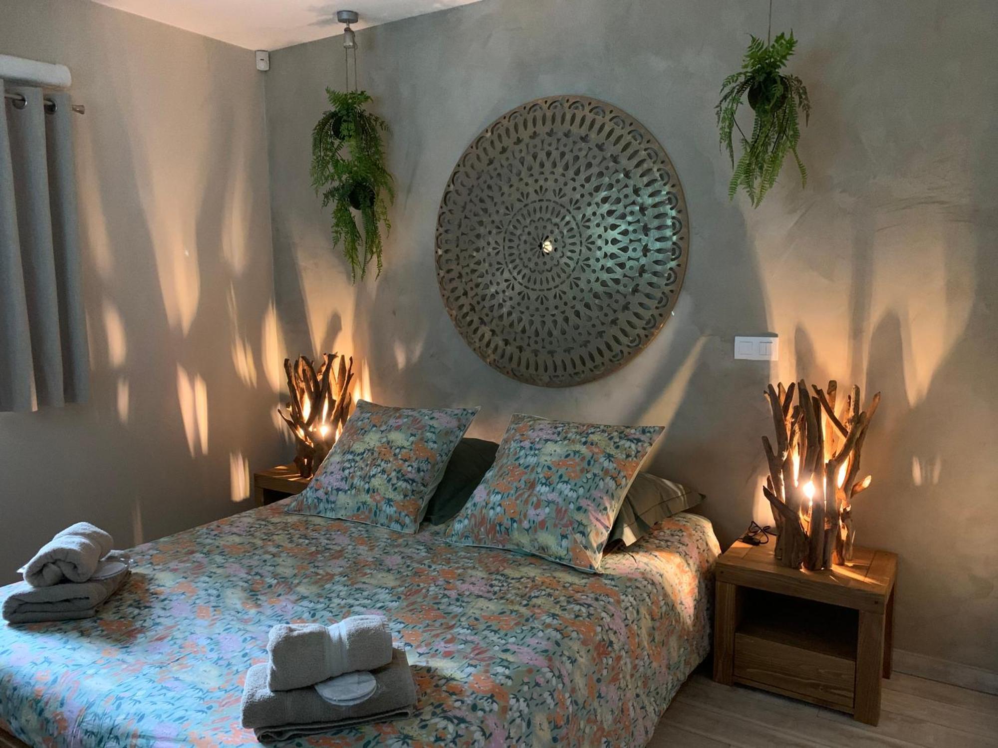 Le Paon Bleu Annecy Poisy Bed & Breakfast ภายนอก รูปภาพ